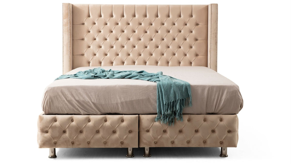 LIT COFFRE CLOUTÉ BEIGE